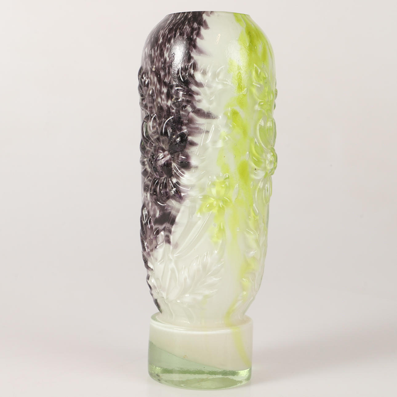 VAS, glas med dekor av blommor, 1900-tal.