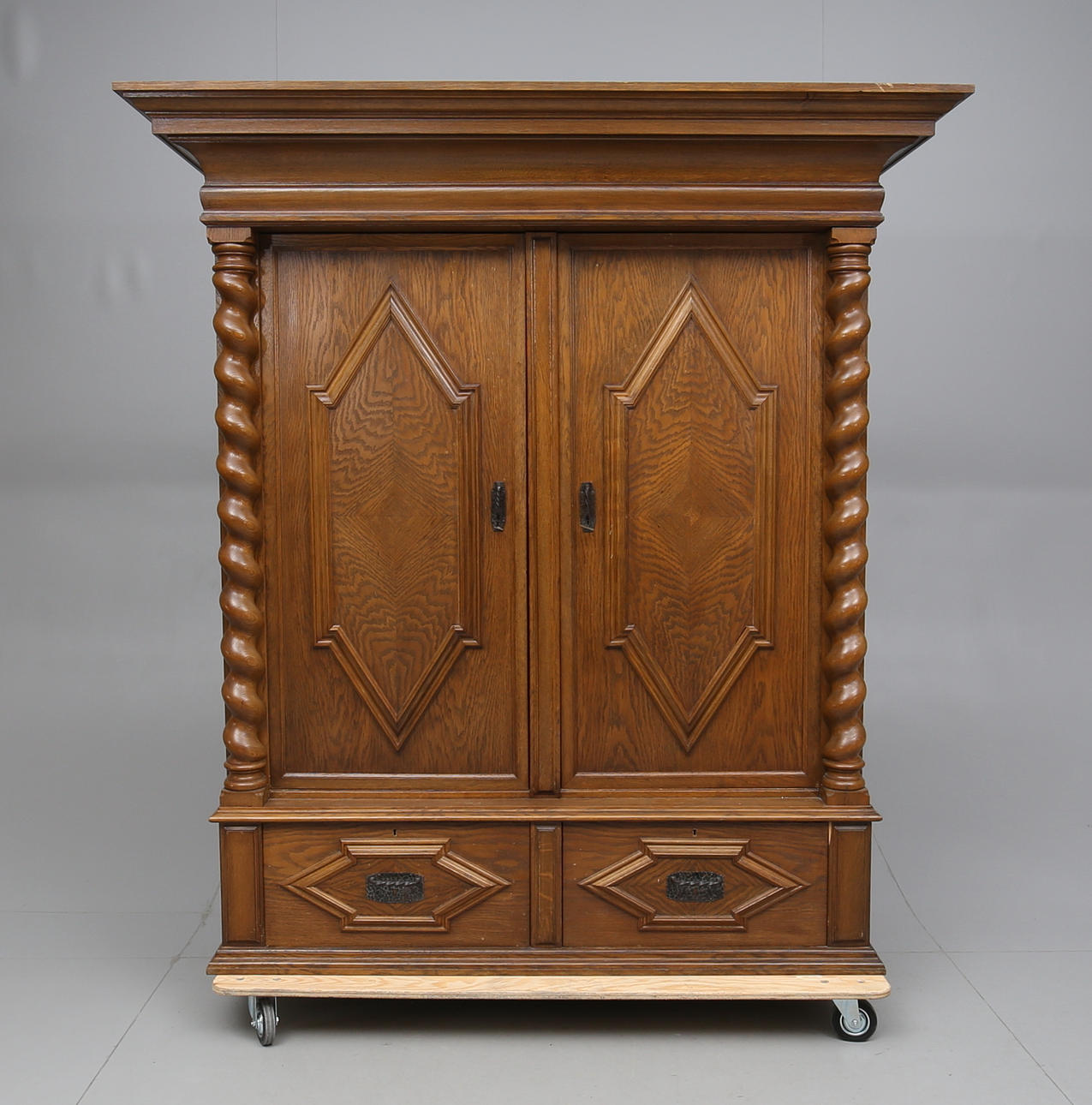 SKÅP, renässansstil, omkring år 1900.