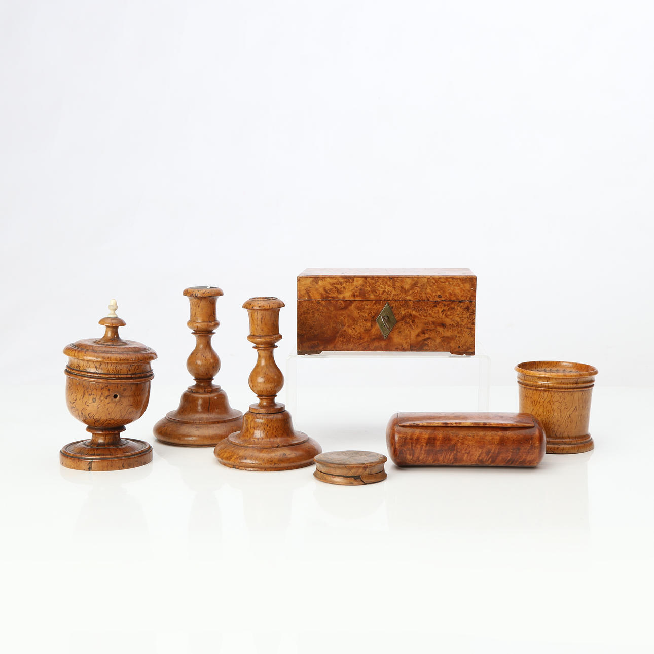 BIRCH OBJECTS, SEVEN PCS. Boxes, candlesticks etc. 19th century.