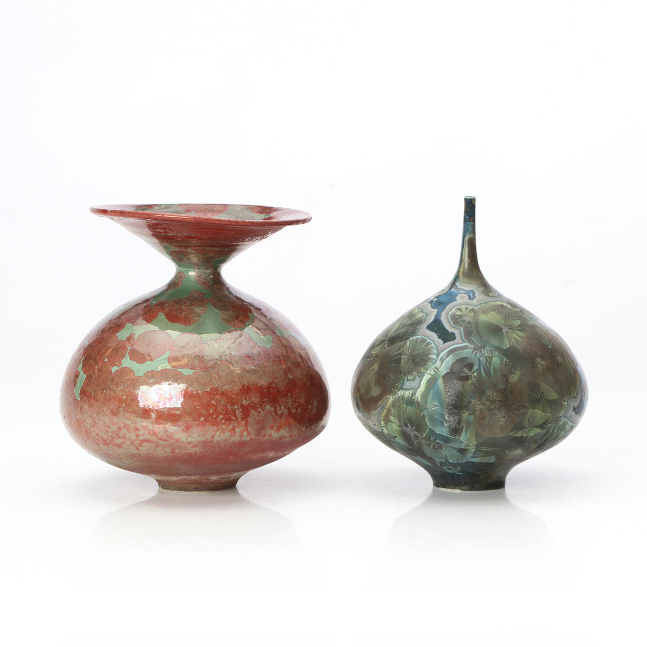 ISAK ISAKSSON. VASES, TWO. Stoneware. Unique pieces, signed underneath.