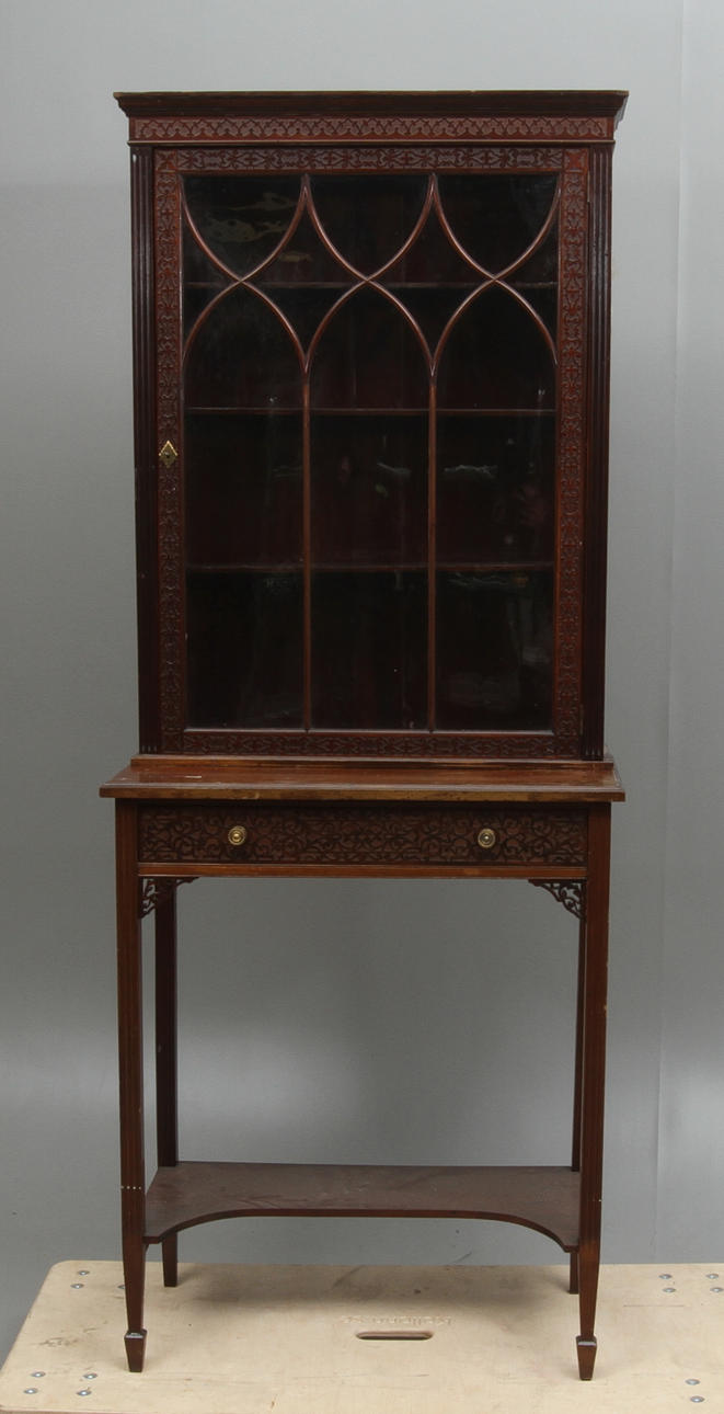 VTRINSKÅP, möjligen England, 18/1900-tal.