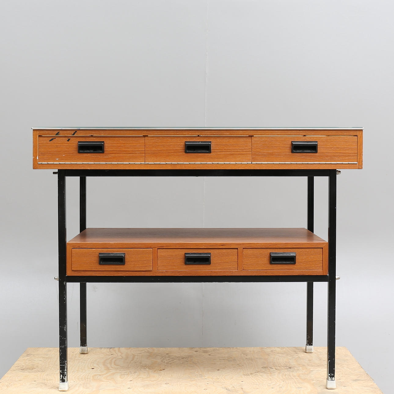 KÖPMANDISK, 1900-talets andra hälft.