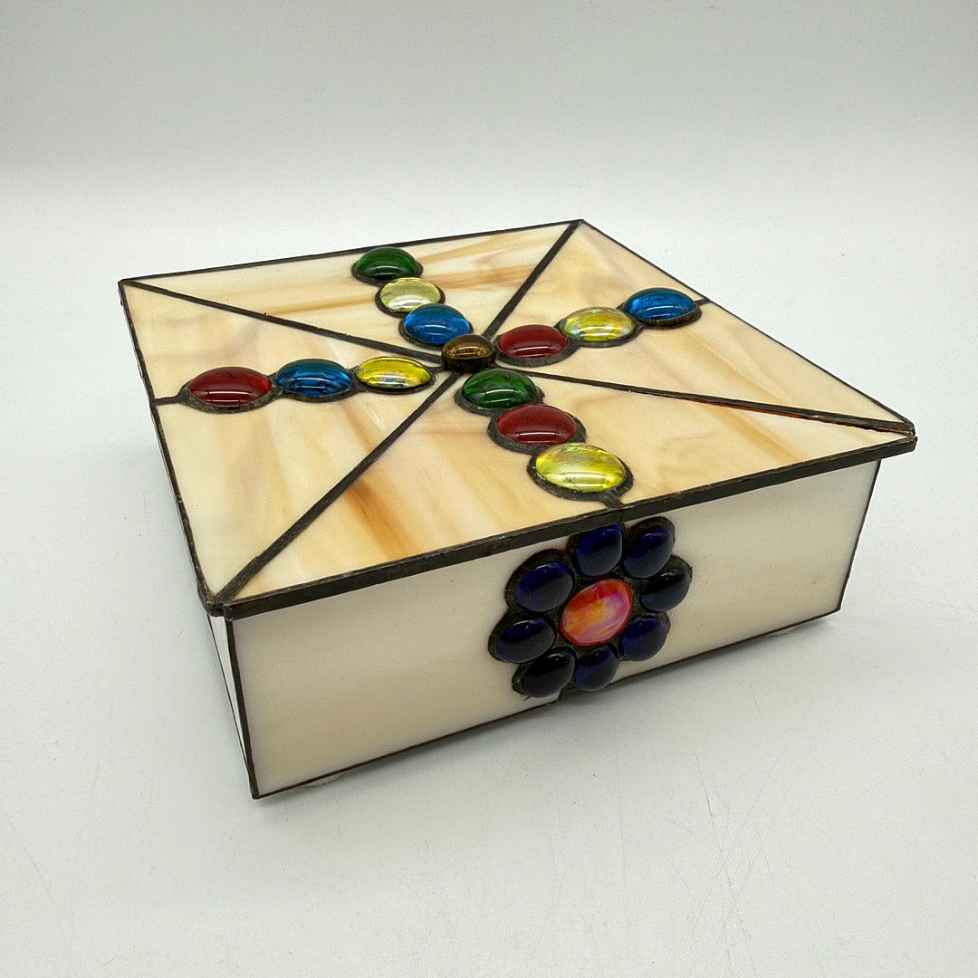 SMYCKESKRIN I KONSTGLAS & TENN BEIGE.