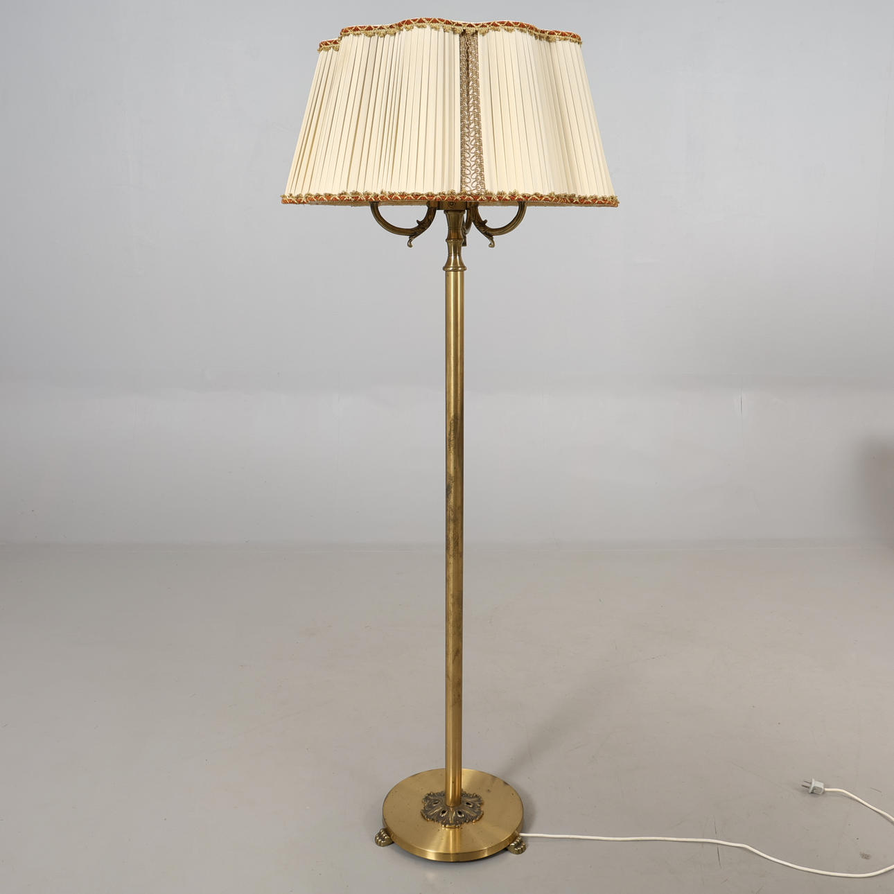 GOLVLAMPA metall 1900-tal.