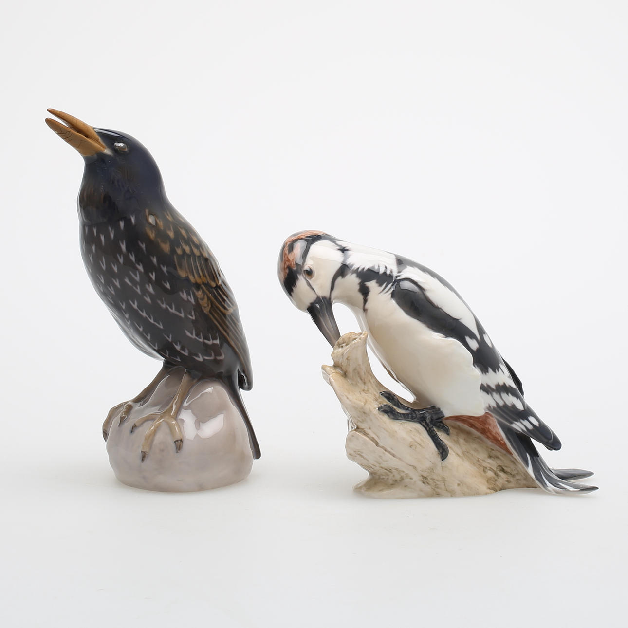 FIGURINER, 2 st, porslin, hackspett och stare, Bing & Gröndahl, Danmark.