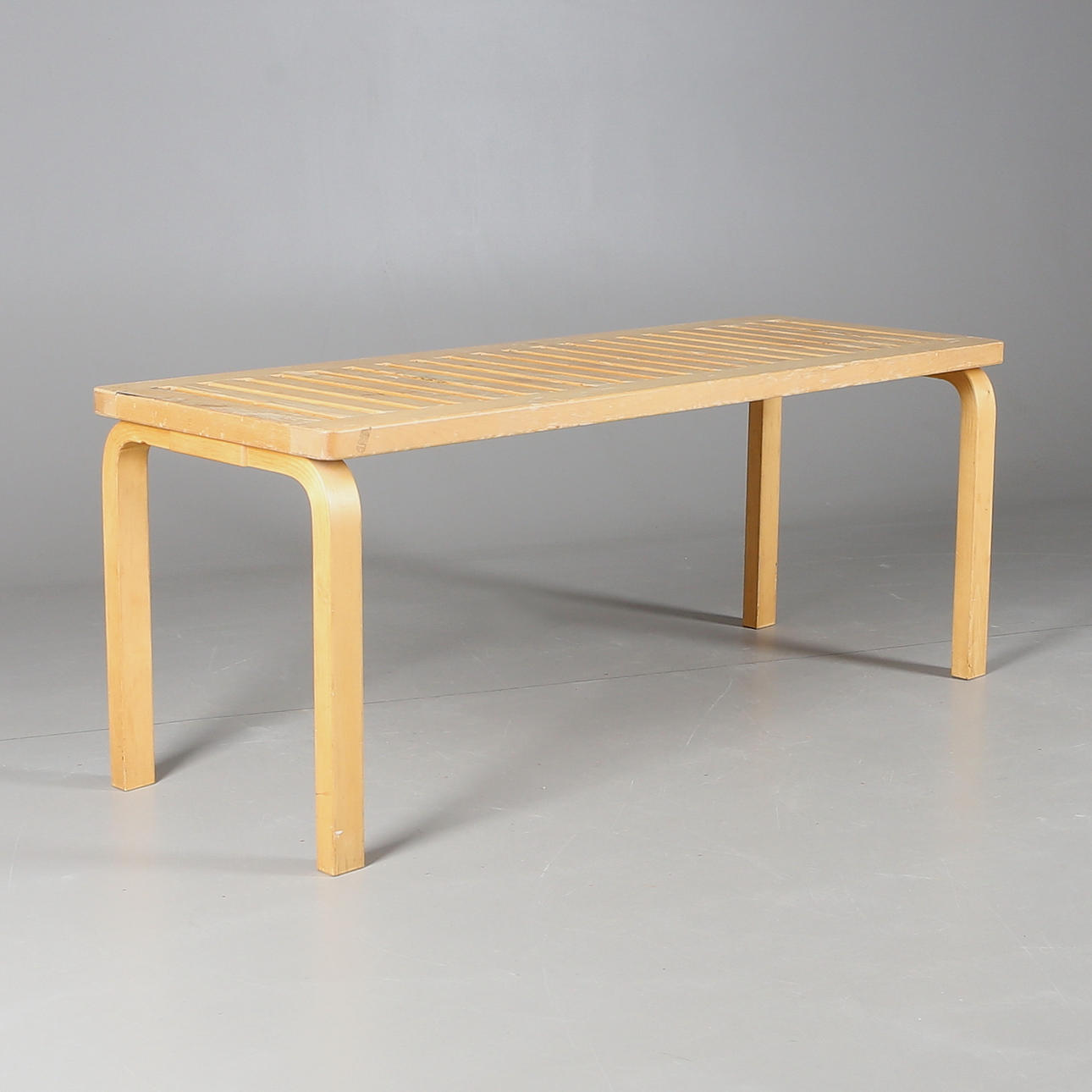 BÄNK, Ljus björk, "153 A" Alvar Aalto Artek.