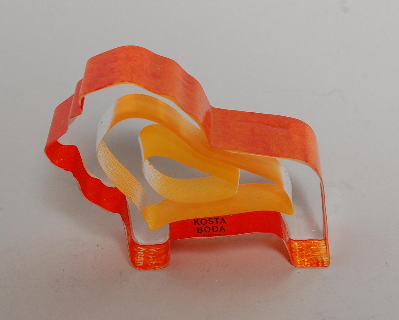 KONSTGLAS, lejon, signerad, märkt kosta.