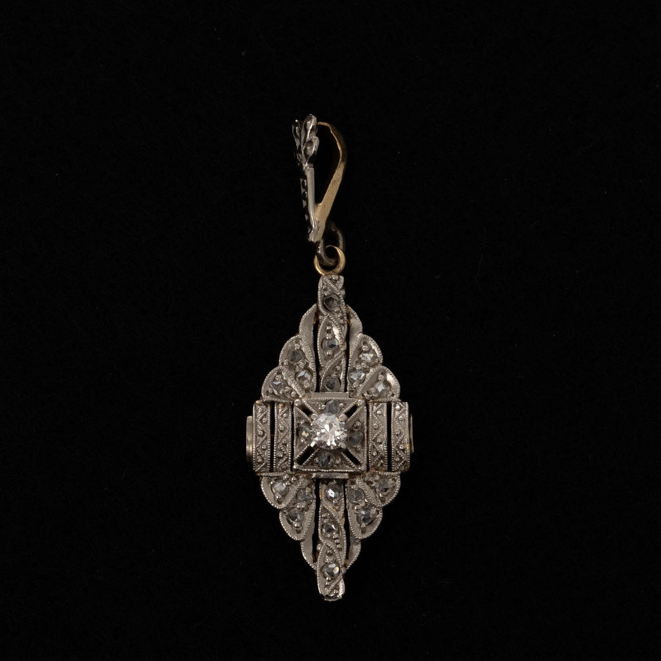 HÄNGE, 14K guld, Diamanter.