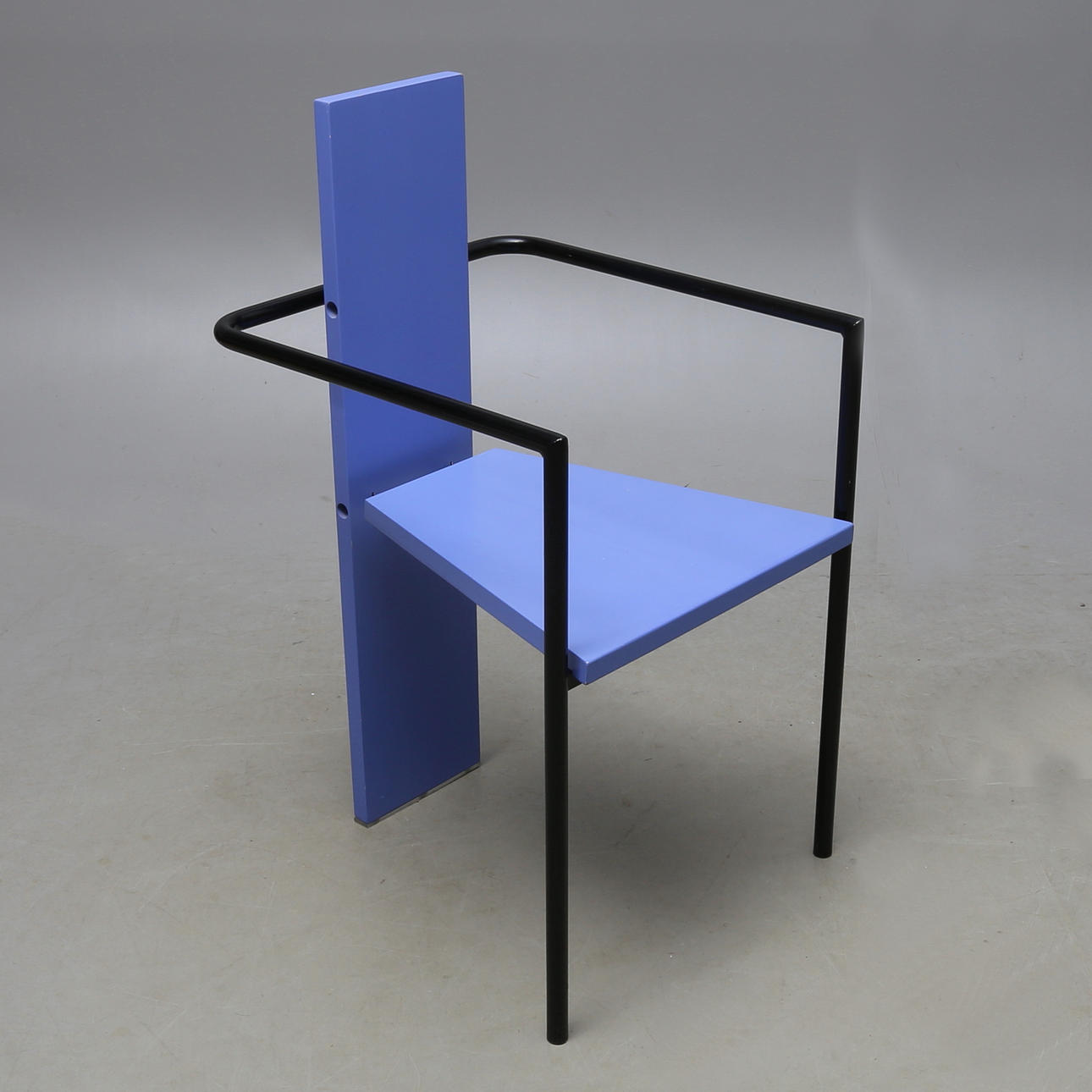 JONAS BOHLIN. Karmstol, trä och stålrör, "Concrete", Källemo AB.