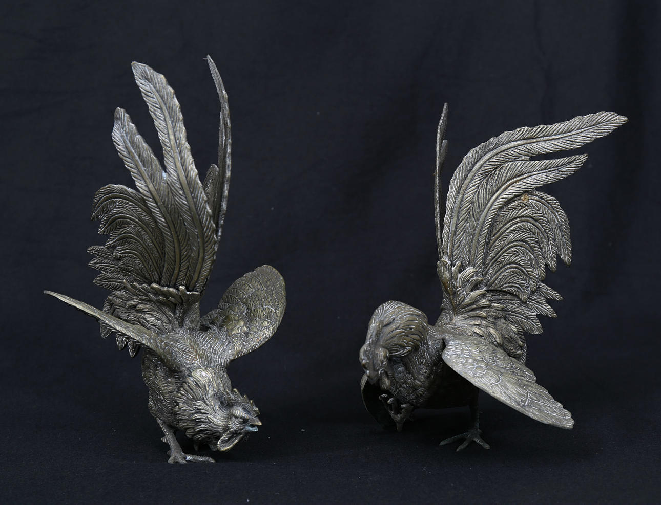 TUPPAR, vitmetall, 2 stycken, 1900-talets andra hälft.