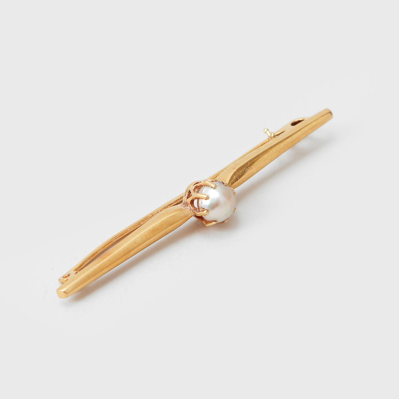 BROSCH, 18k guld, pärla, vikt ca 2,8 gram.
