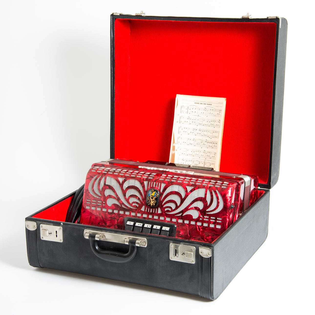 DRAGSPEL, Serinetta.