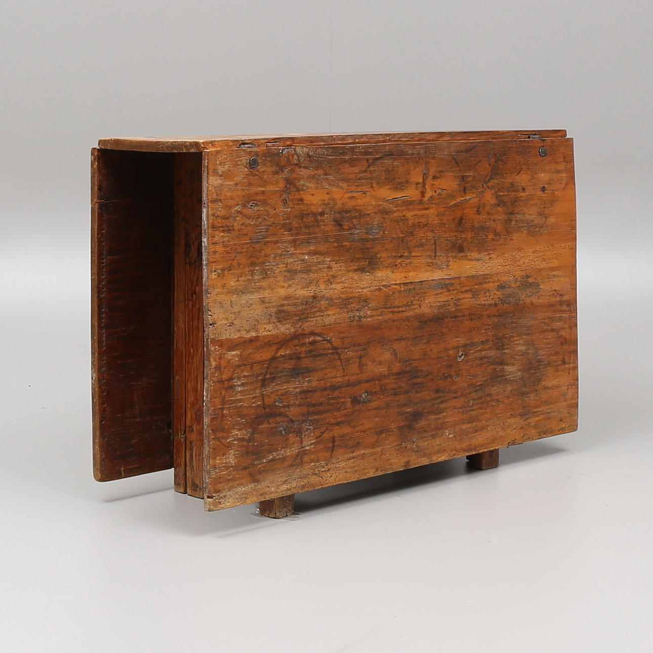 SLAGBORD med låda, 1700/1800-tal.