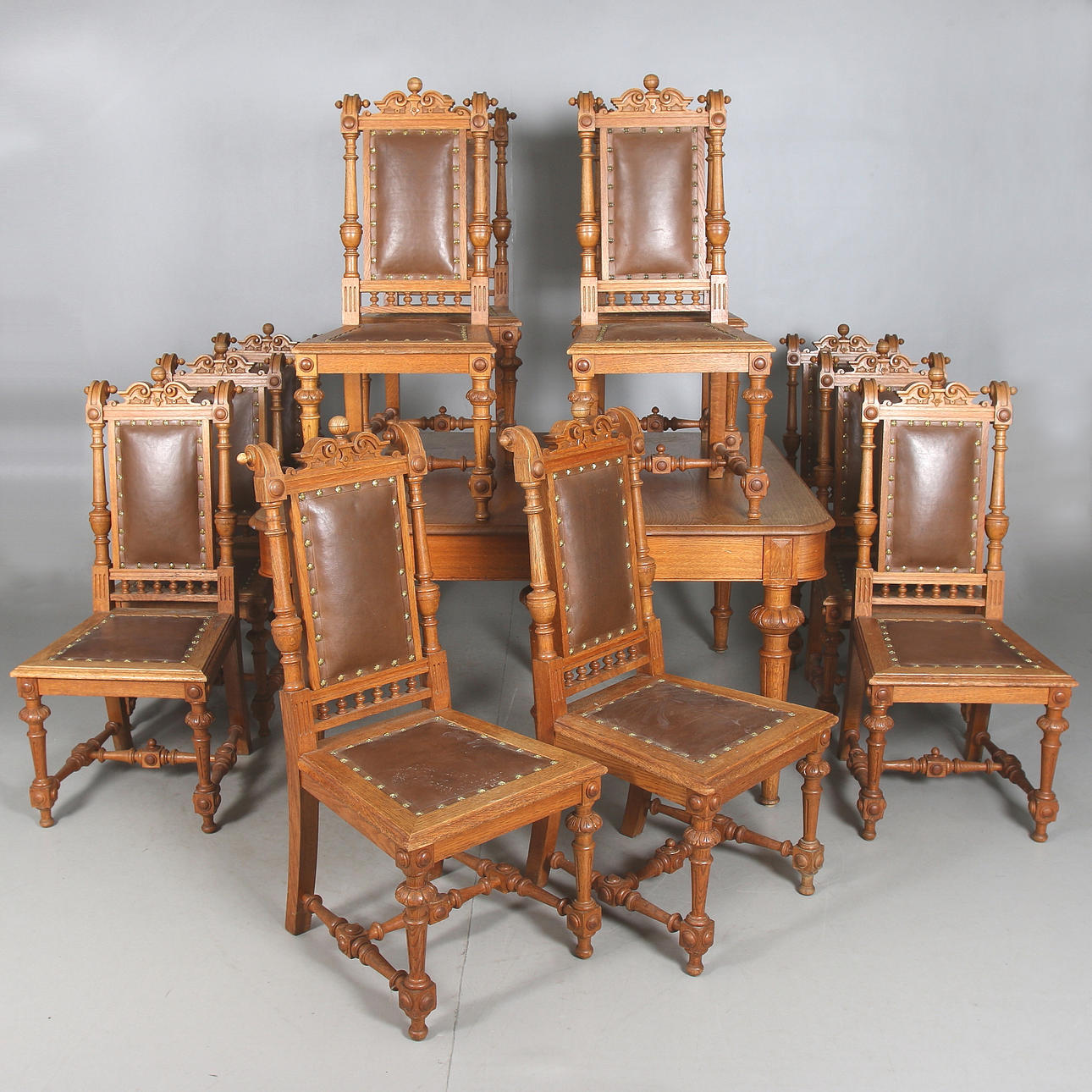 MATSALSMÖBEL, 13 delar, ek, nyrenässans, 18/1900-tal.