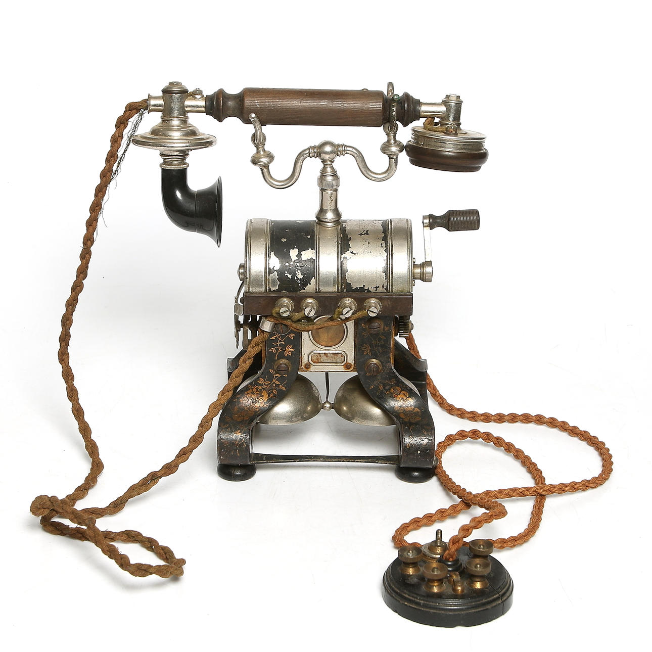 BORDSTELEFON, modell "Tunnan", märkt L.M Ericsson, AB Telefonfabriken, Stockholm, 1800-talets slut.