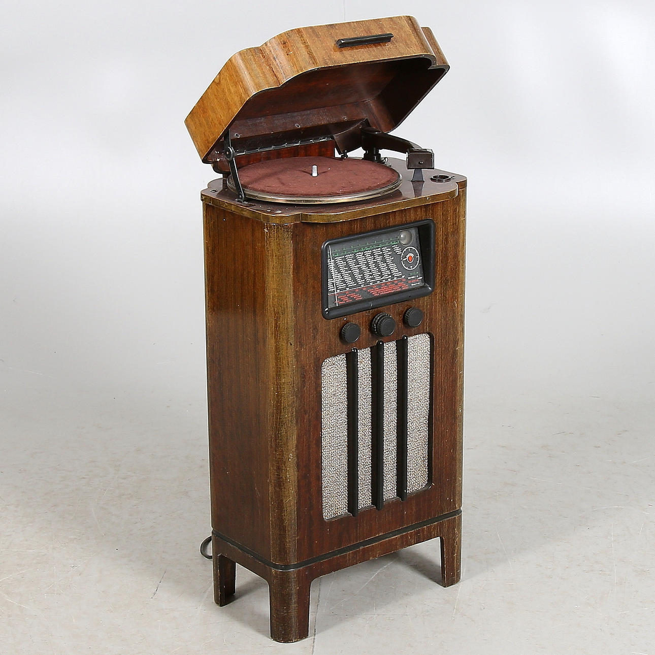 RADIOGRAMMOFON, valnöt, AGA BALTIC RADIO AB, typ 753 G, 1920/30-tal.