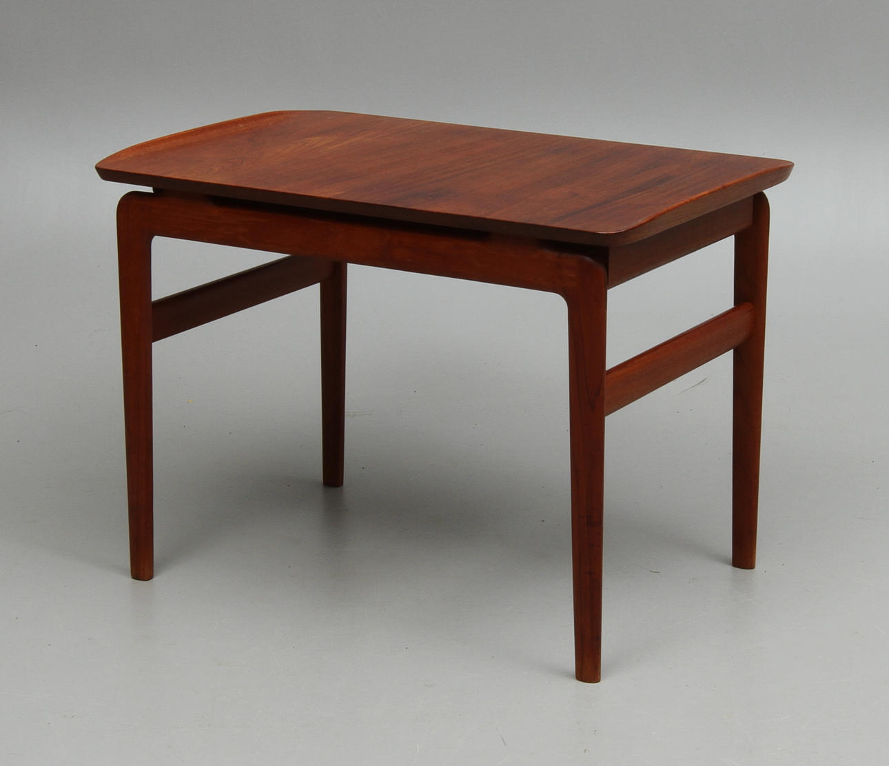 SOFFBORD, design Peter Hvidt & Orla Möllgaard Nielsen, France & Son, Danmark.