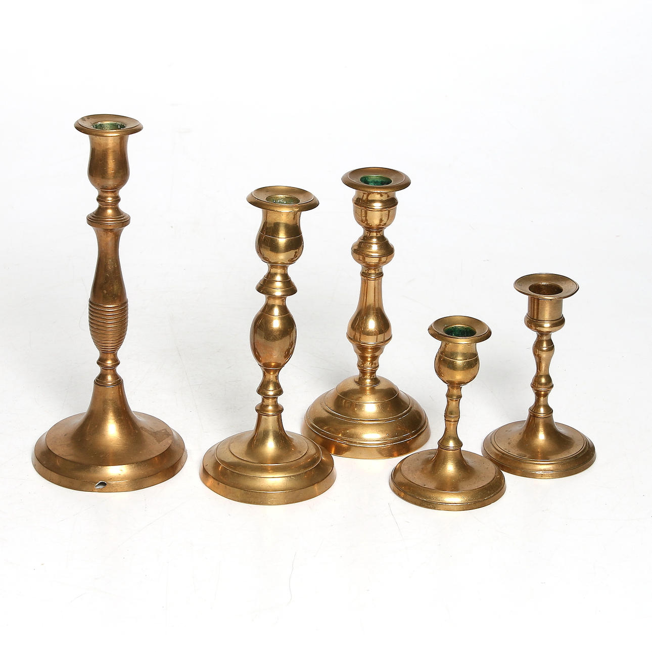 LJUSSTAKAR, 5 st, mässing, Nils Petter Linderberg, Sundsvall, 1800-tal.