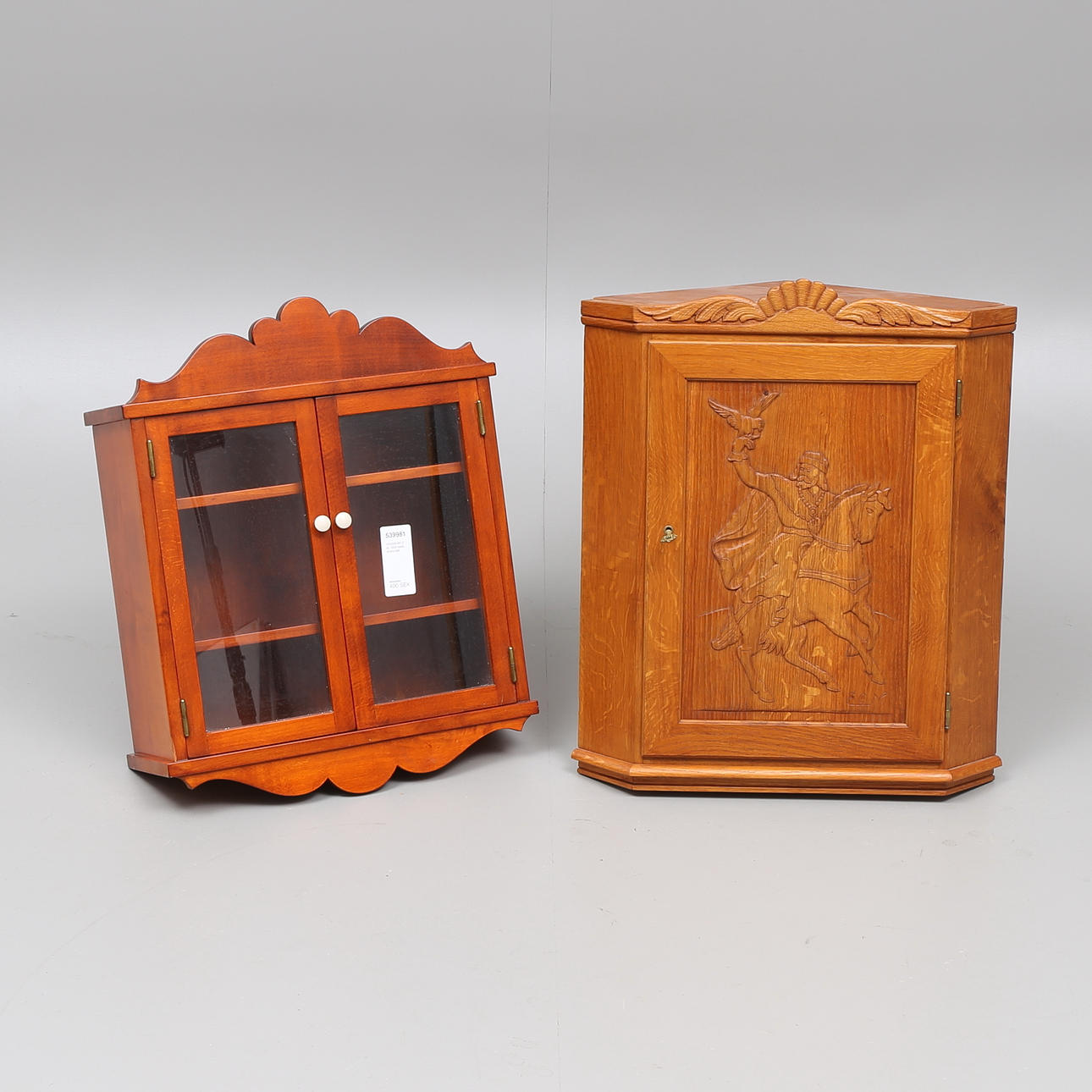 VÄGGSKÅP, 2 st, 1900-talets andra hälft.