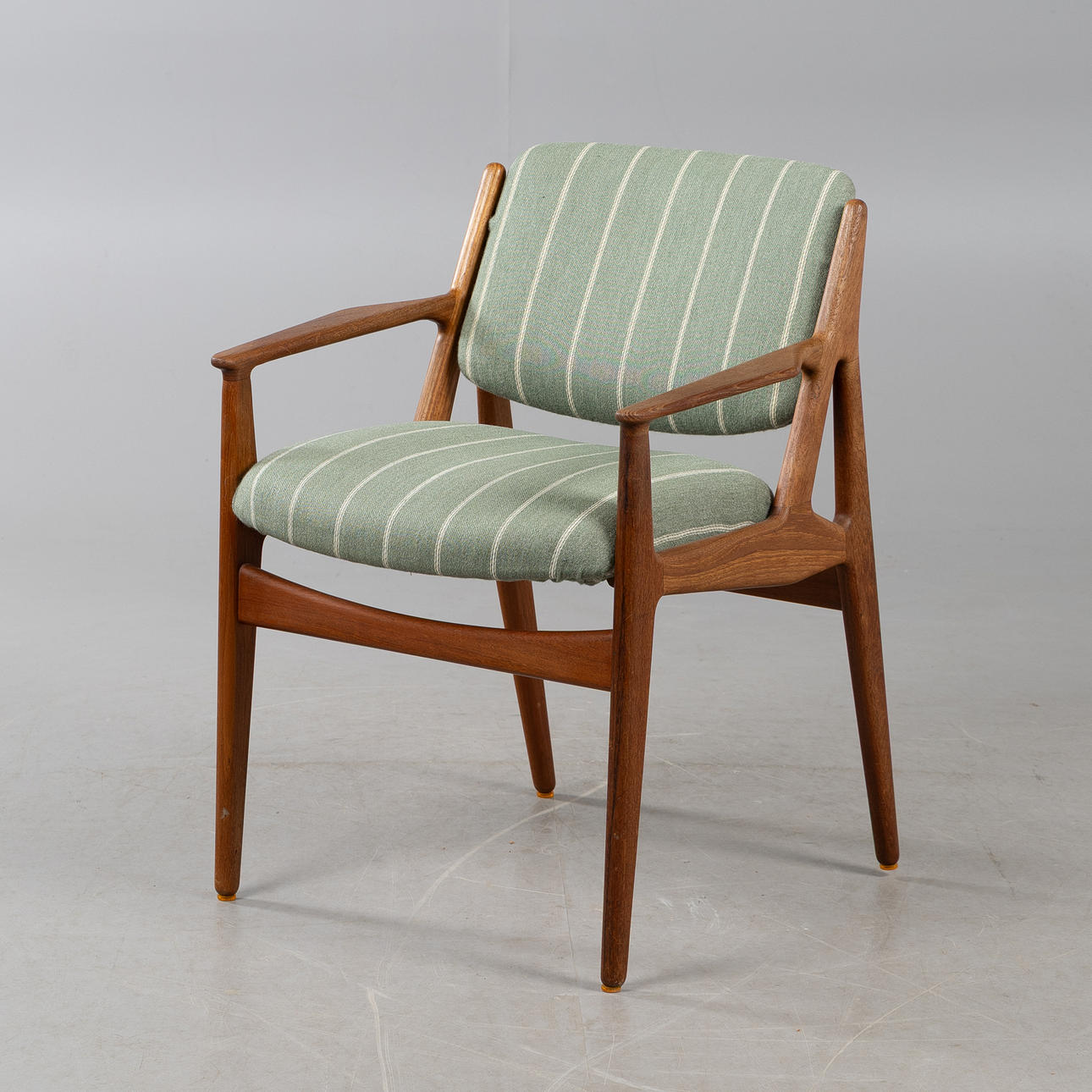 ARNE VODDER. Karmstol "Ellen", teak, Danmark, 1960-tal.