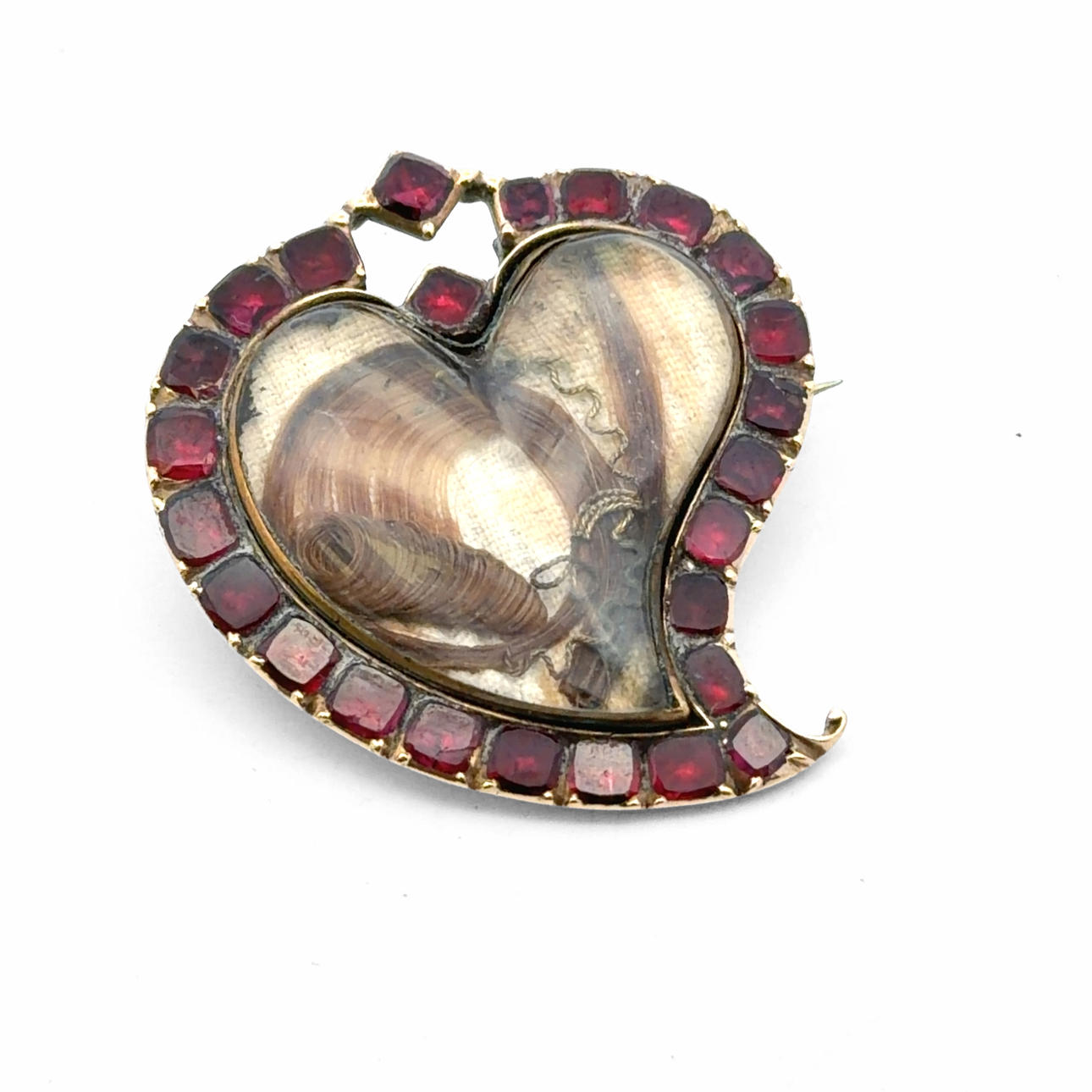 LATE VICTORIAN MOURNING BROOCH.