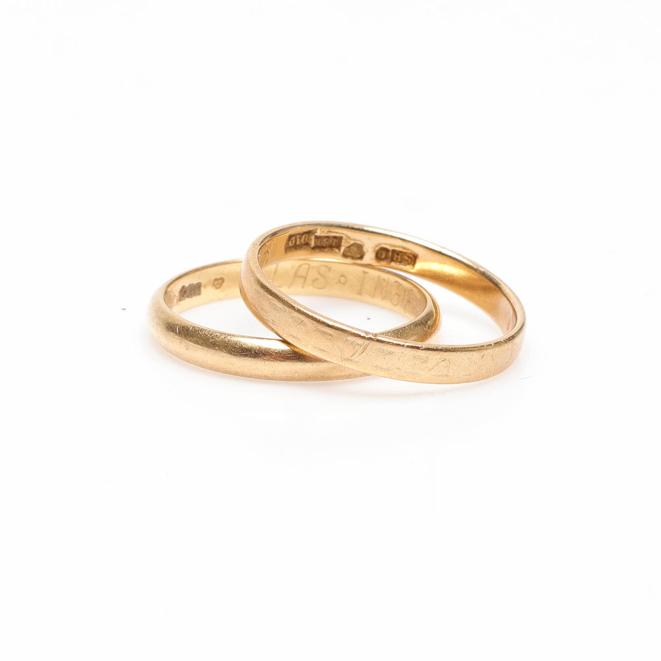 RINGAR, guld, 2 stycken, 18k, ca 5,5 gram.