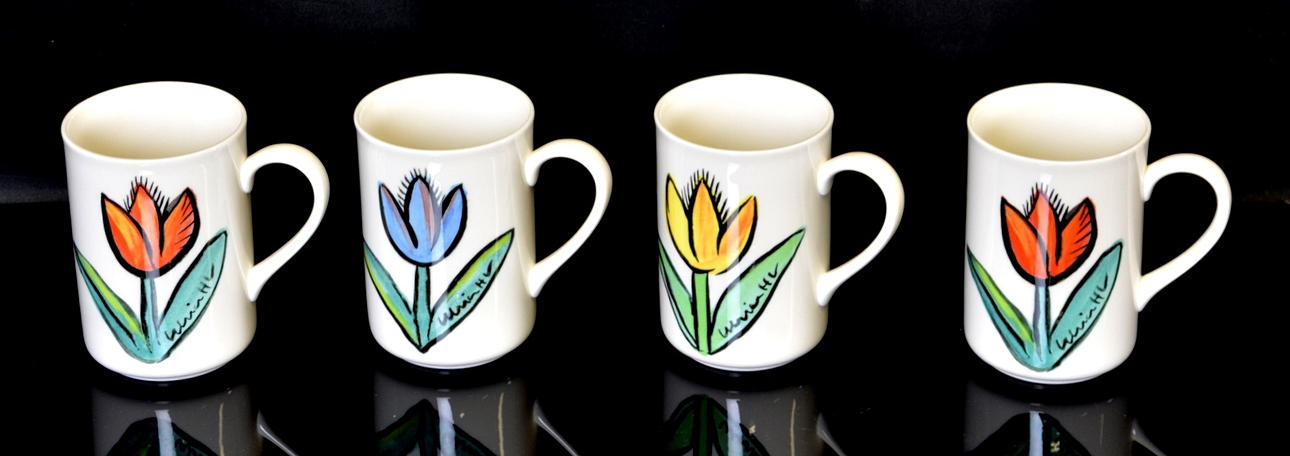 MUGGAR, 4 st, Ulrica Hydman-Vallien, porslin, 1900-talets andra hälft.