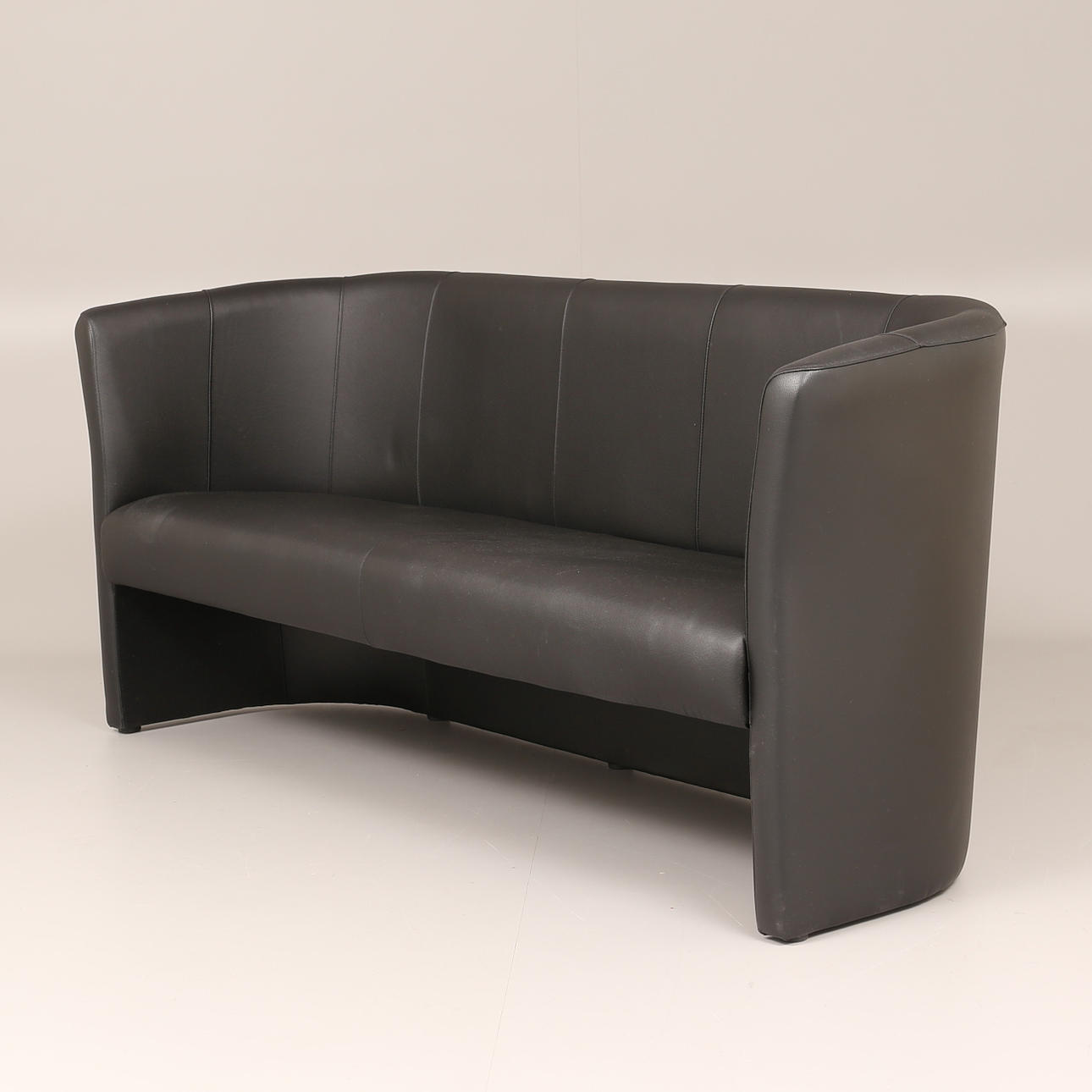 SOFFA, 3 sits, svart skinn.