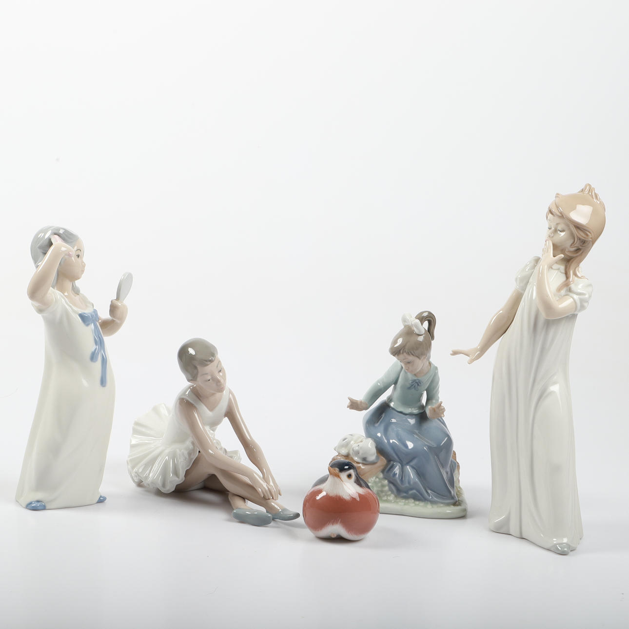 FIGURINER, 5 stycken, porslin, bl. a. Nao, Spanien.