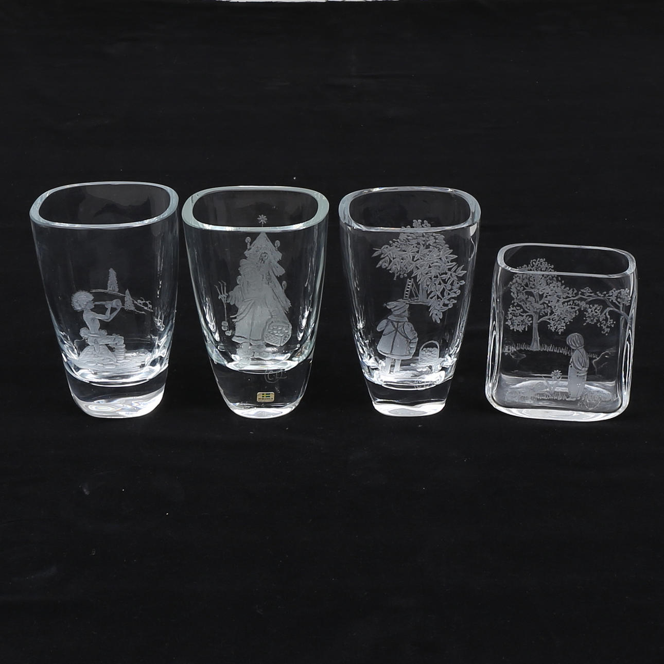 VASER, 4 st, glas, Ekenäs, Bergdala, signerade.