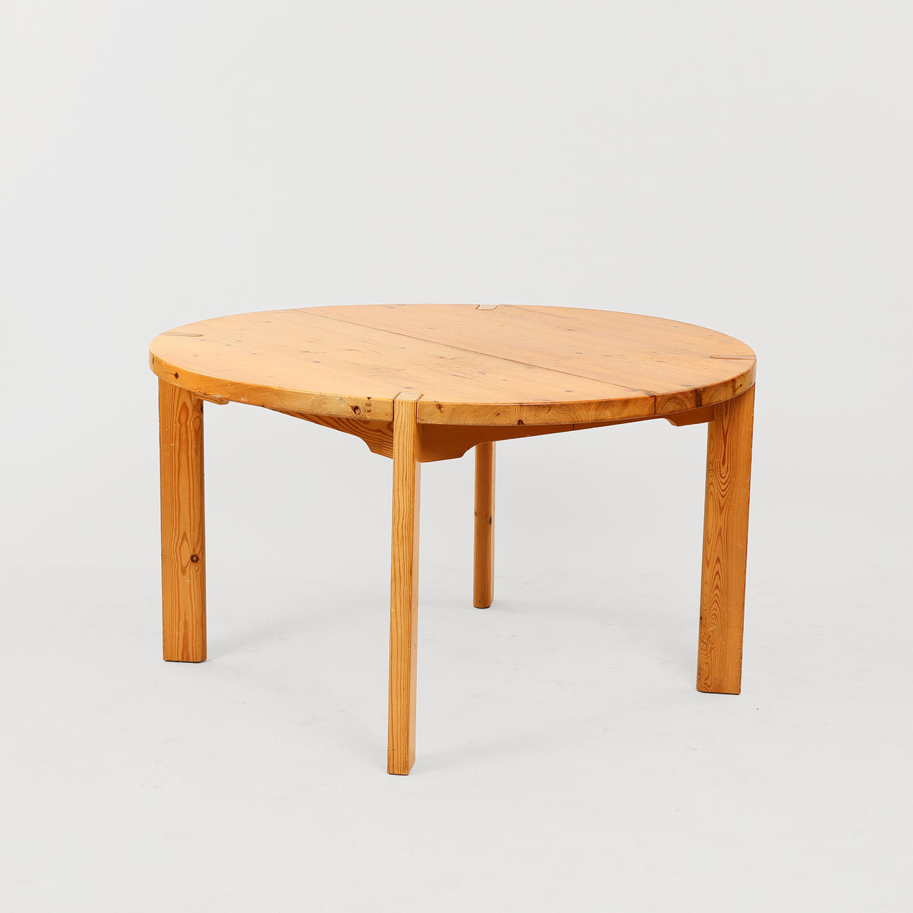 Round dining table in solid pine with extension and three leaves, 1970s-80s, Denmark (4).