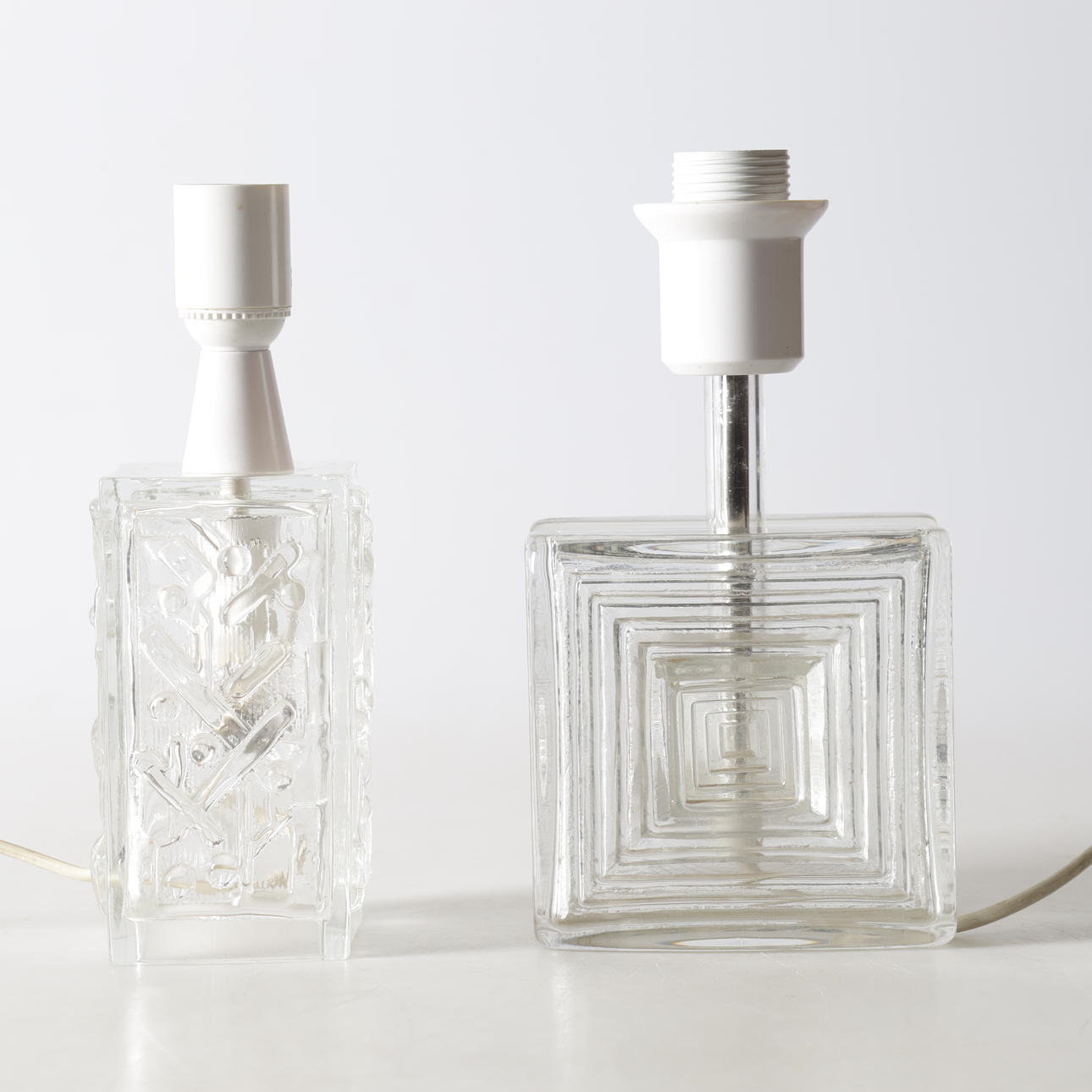 BORDSLAMPOR, 2 st, glas, 1900-tal.