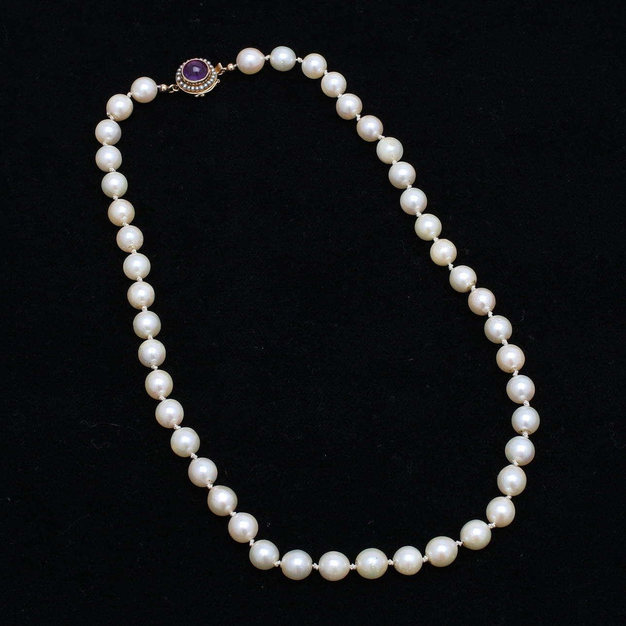 PÄRLCOLLIER med lås i guld 18K, Stigbert, Stockholm, 1965.