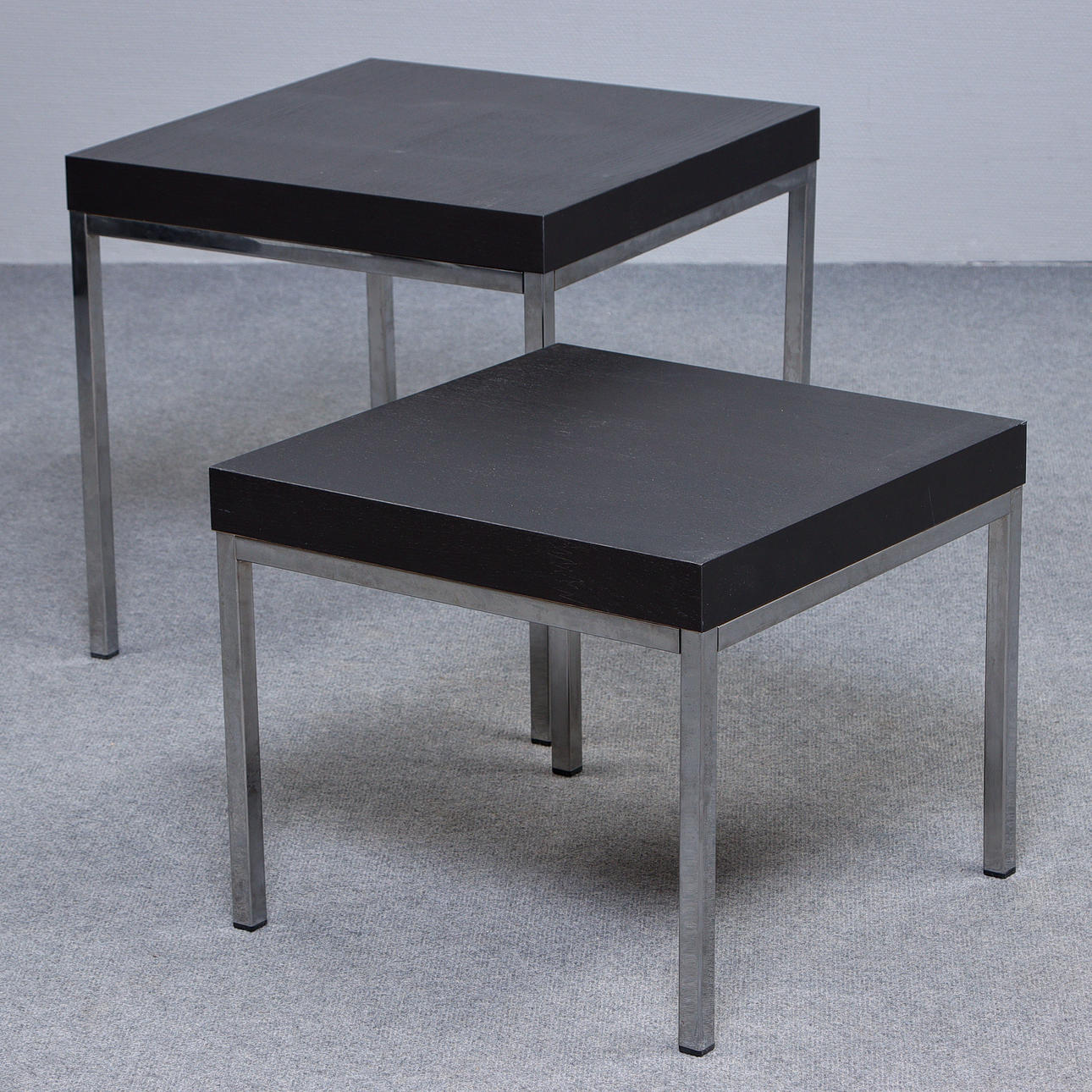 IKEAS MINDRE BORD "KLUBBO" PARET, CA 2000.