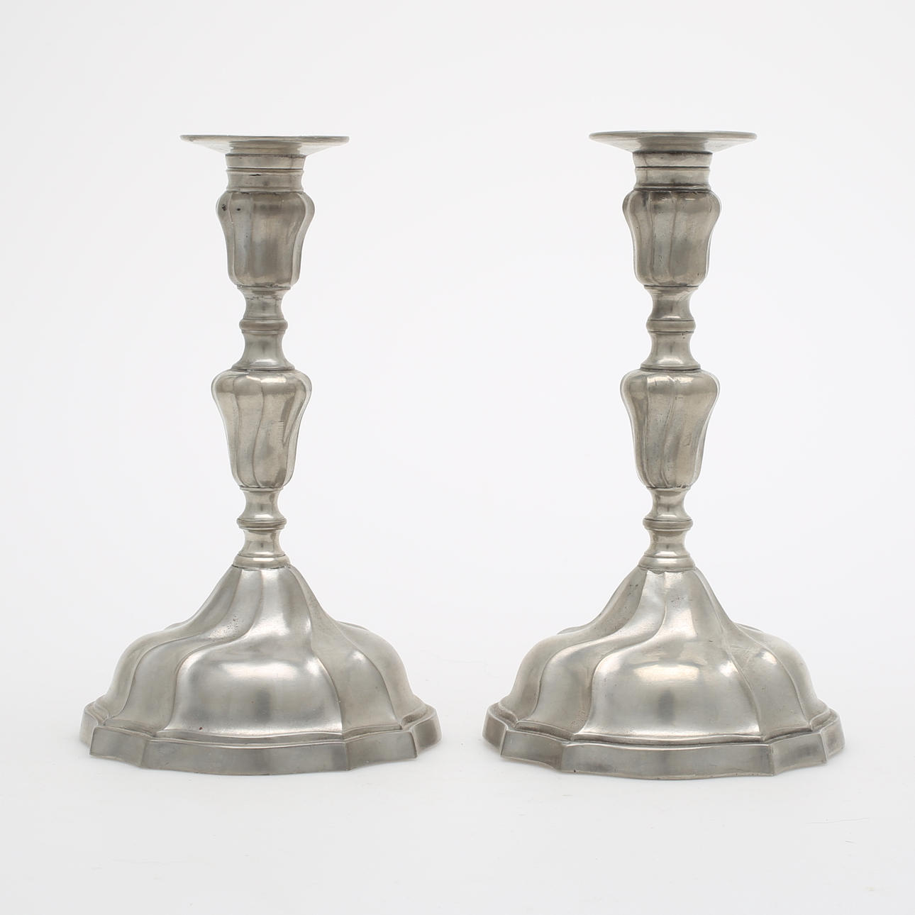 LJUSSTAKAR, ett par, tenn, JL Hultman, 1953.