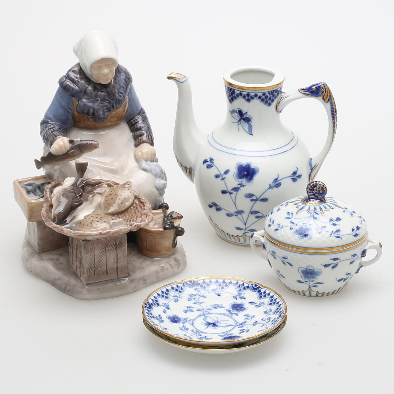 FIGURIN, Axel Locher, Bing & Gröndahl, samt SERVISDELAR, 4 st, "Sommerfugl", Bing & Gröndahl.