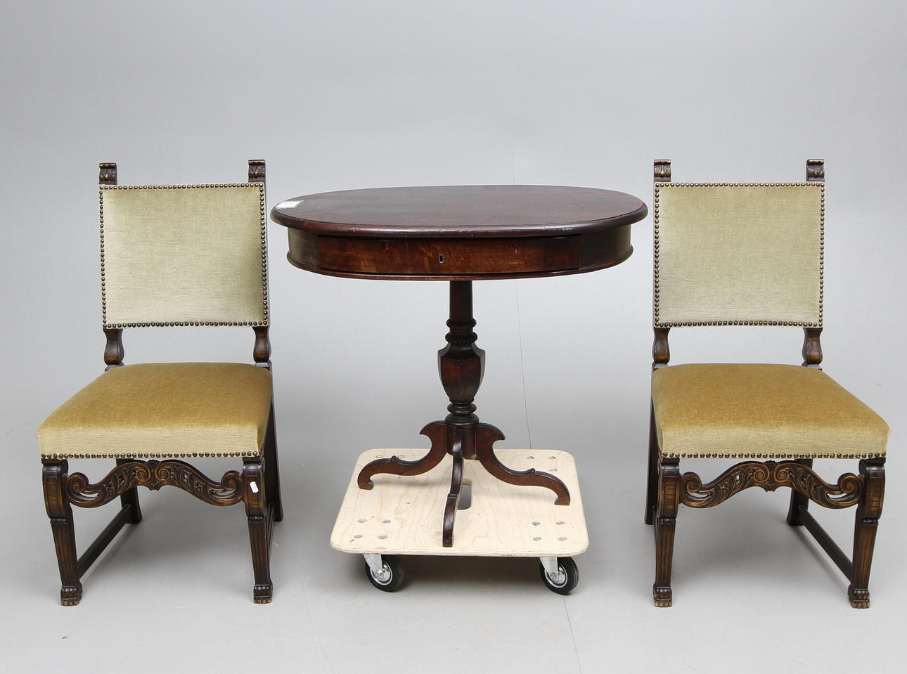 SYBORD SAMT ETT PAR STOLAR, 1800/1900 tal.