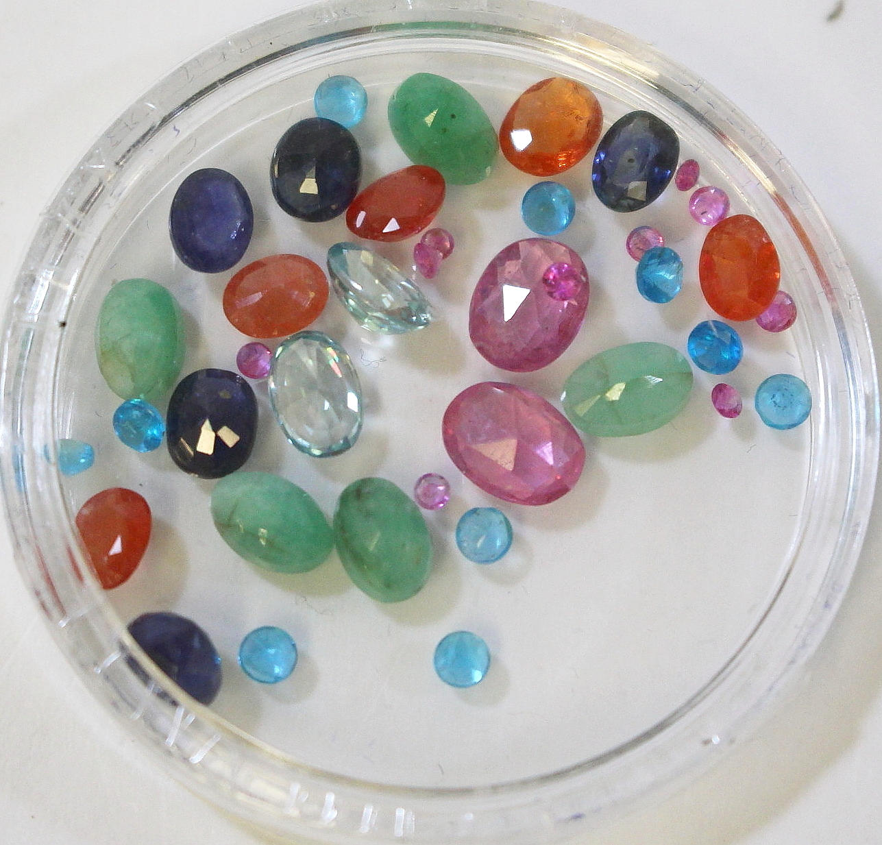 SAMLING ÄDELSTENAR, 36 st, 11,45 ct.