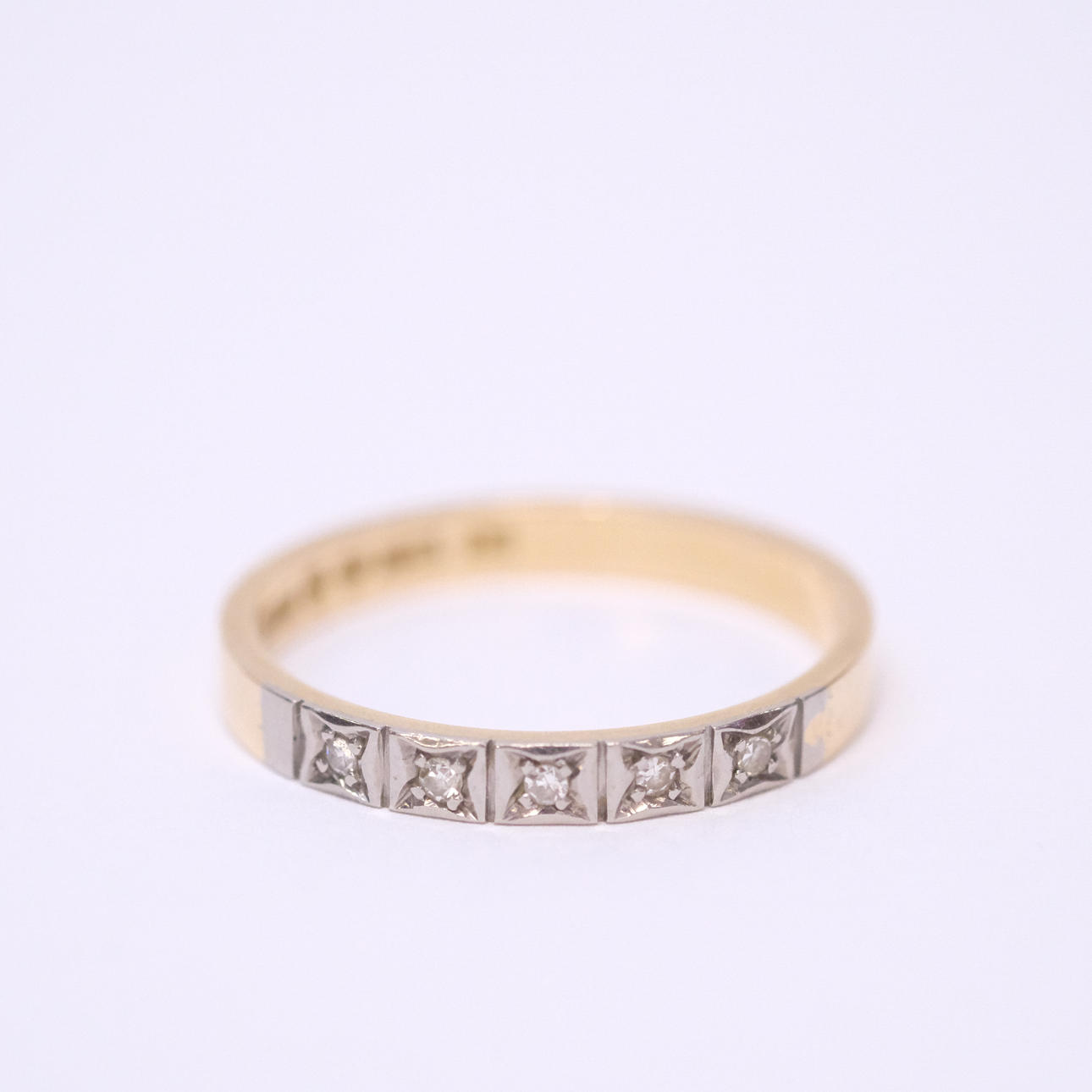 ALLIANSRING MED DIAMANTER, 18K GULD.