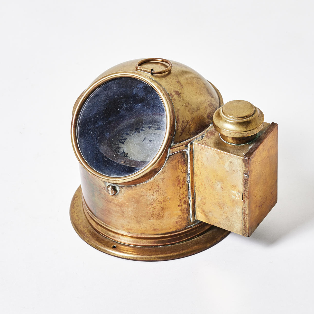 BINNACLE, brass, kerosene lighting, interior with Setsrel compass.