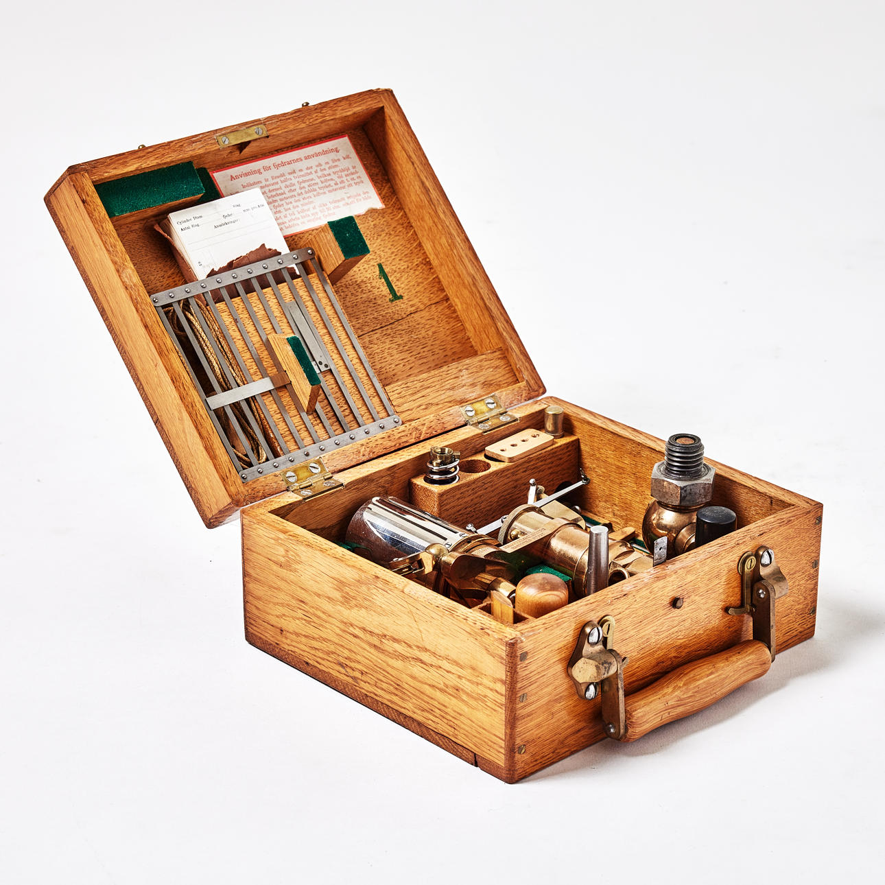 INDICATOR, for pressure measurement in steam engine, No. 1, Schaeffer & Budenberg, Magdeburg Buckau, belonging to Stockholms Ångslups AB (S.Å.A.B.), in original case with plaque, c. 1860s/1870s.