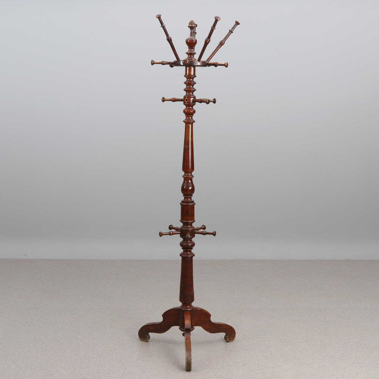 COAT RACK. Turned birch. 19th century.