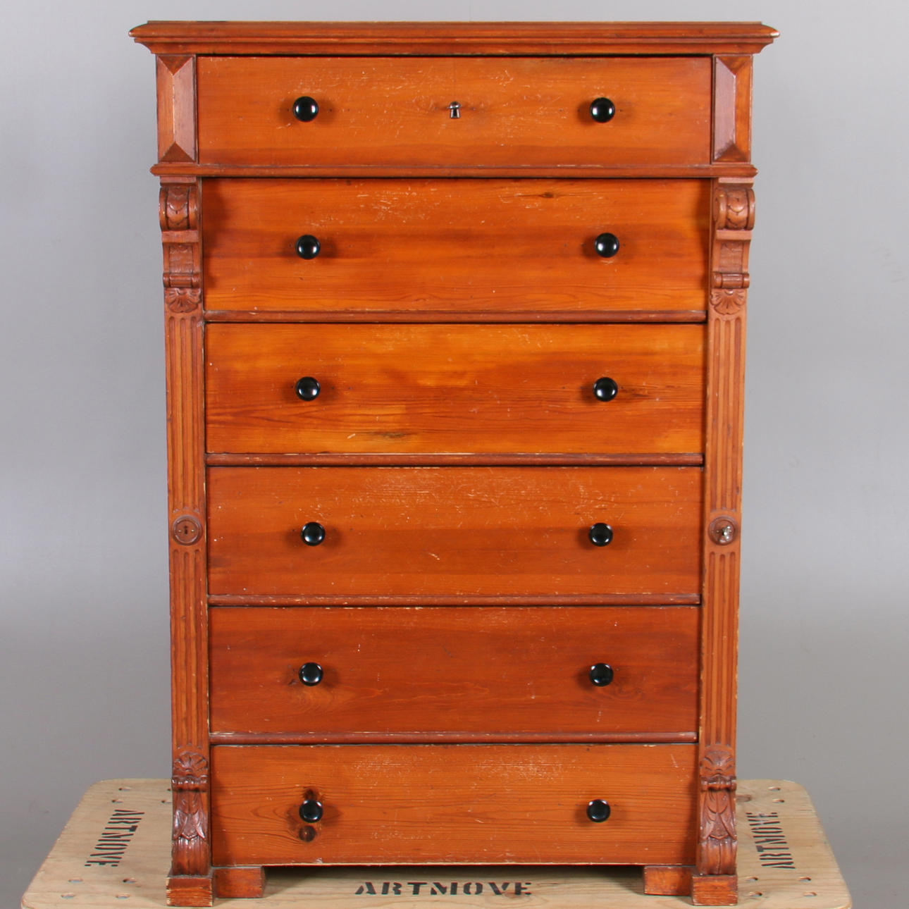 HERRBYRÅ, nyrenässans, omkring sekelskiftet 1900.