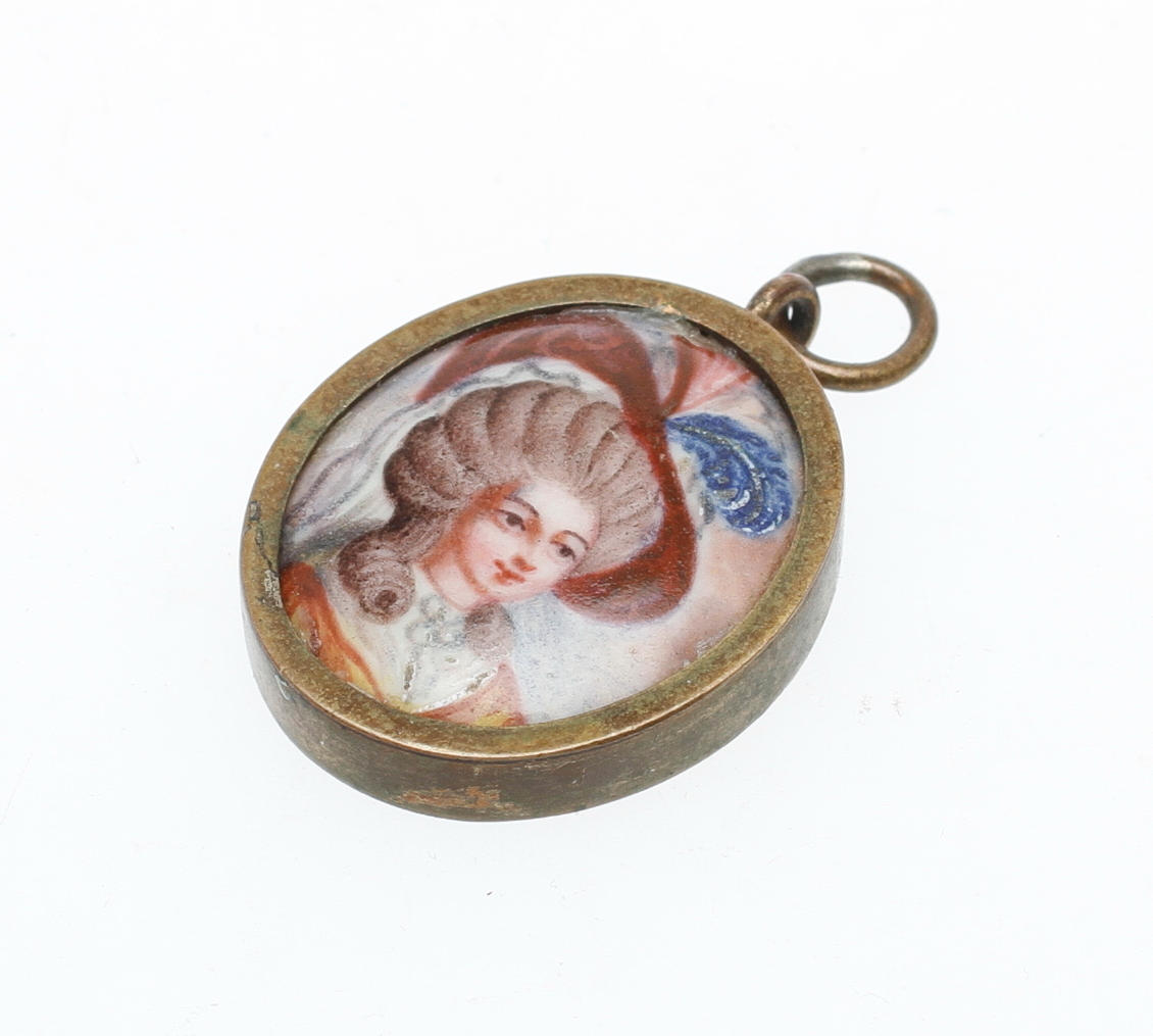 PORTRÄTT HÄNGE, keramik, 1800-tal.