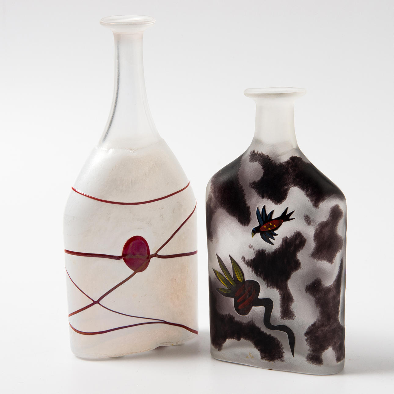 FLASKOR, 2 stycken, Ulrica Hydman Vallien samt Bertil Vallien.