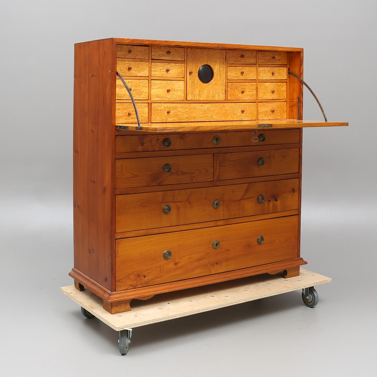 CHIFFONJÉ, 1800/1900-tal.