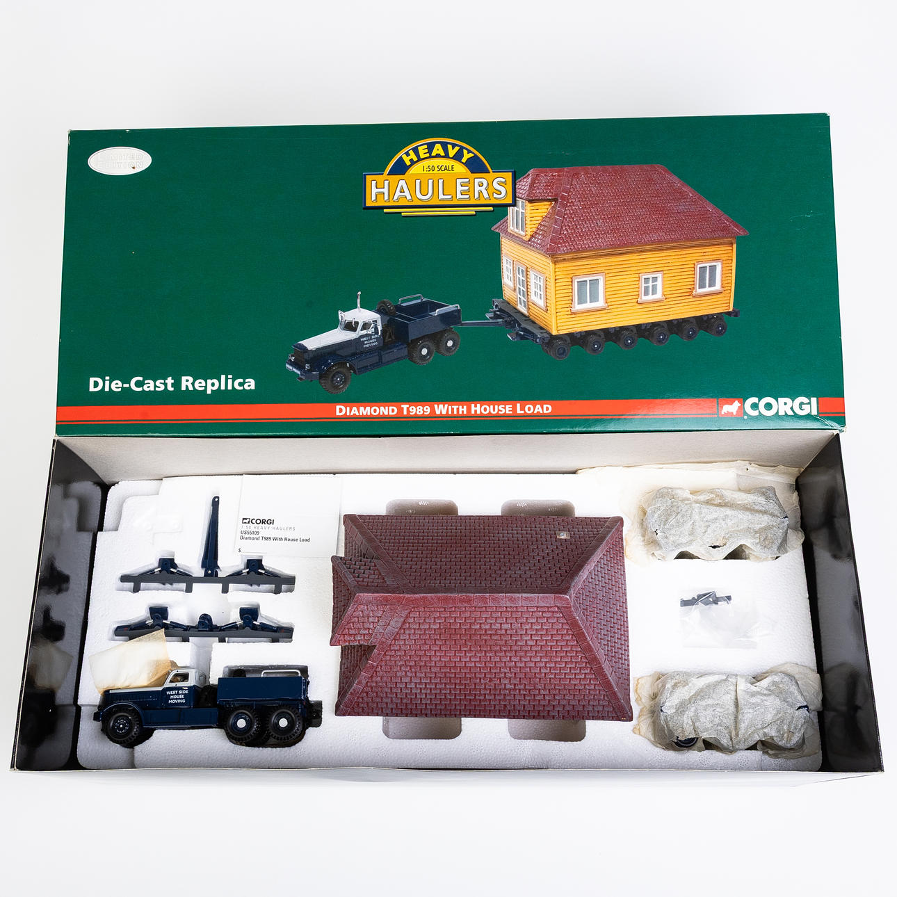 CORGI T989 WITH HOUSE LOAD.