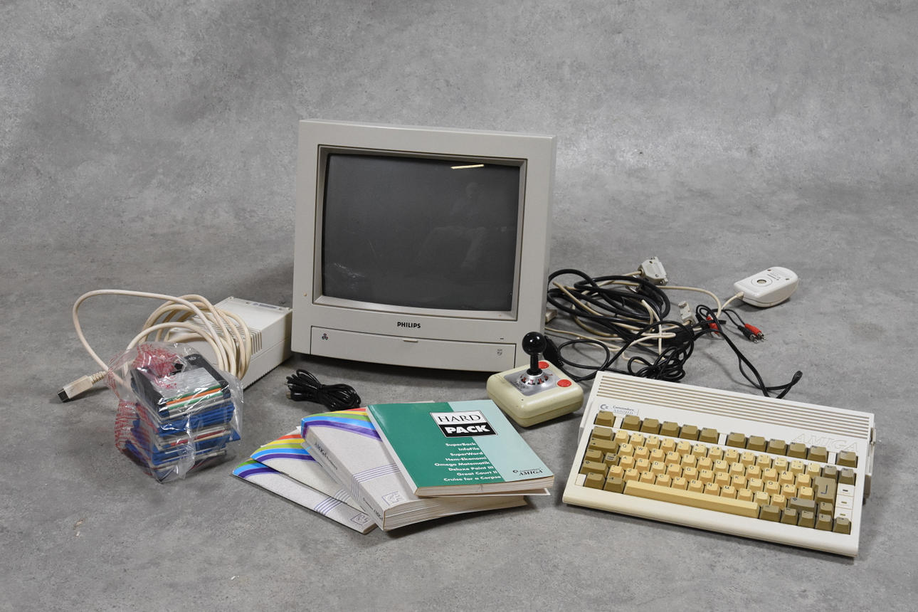 Amiga Commodore A600HD.