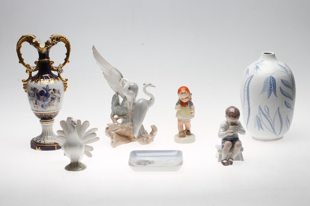 PORSLIN- och KERAMIKFÖREMÅL. 7delar, Bland annat Bing & Gröndahl och Nao, 1900-tal.