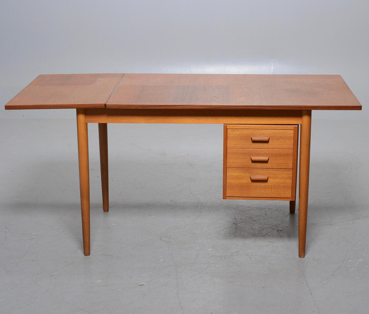 SKRIVBORD TEAK 1960-tal.